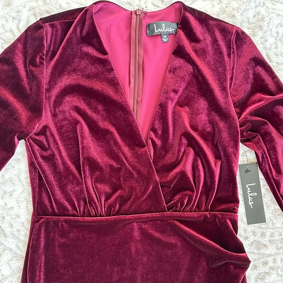 ✨NWT✨Anything For You Burgundy Velvet Bodycon Dress Lulus size Medium - Picture 6 of 14